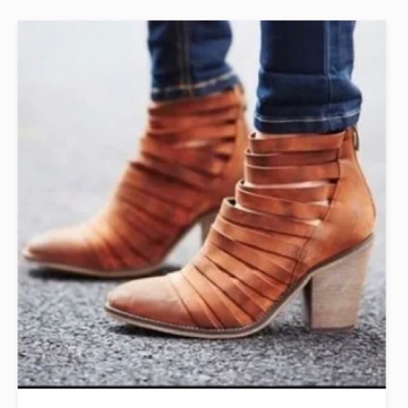 FREE PEOPLE SZ 38 Hybrid  Stacked Heel Strappy Back Zipper Ankle Boots Booties - Picture 1 of 11